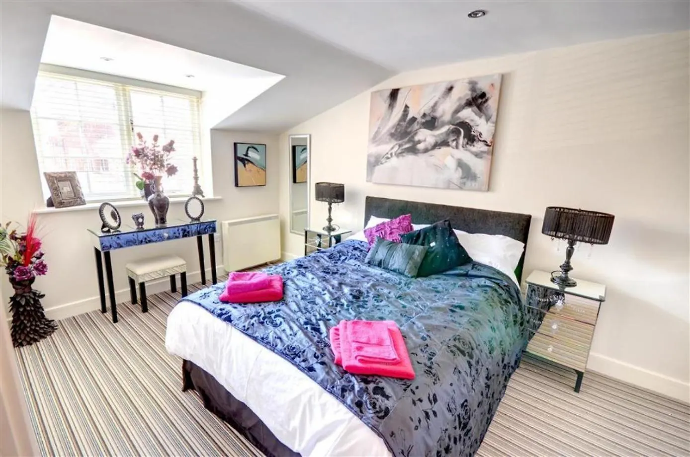 Hotties House - Two-Bed Cottage, Dog-Friendly & Off-Street Parking - Scarborough